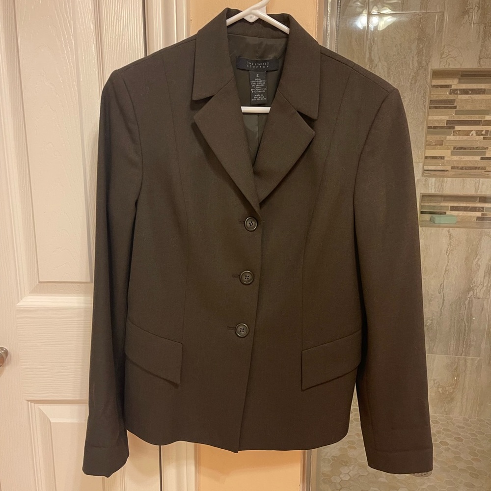 The Limited Brown Blazer with Notched Lapels and Tailored Fit - Picture 2 of 6
